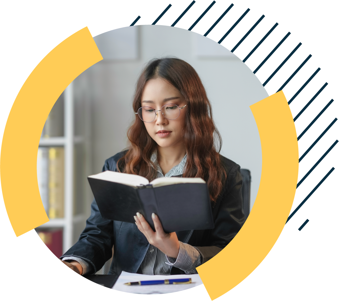 Estudante de direito universitário estudando